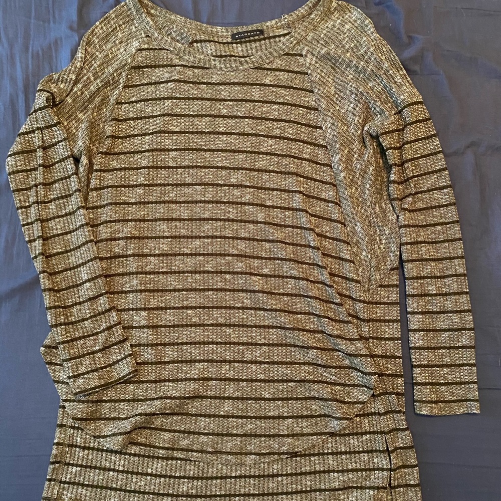 🔥2/$7🔥Staccato Boutique Green Hi-lo Sweater - Picture 1 of 4